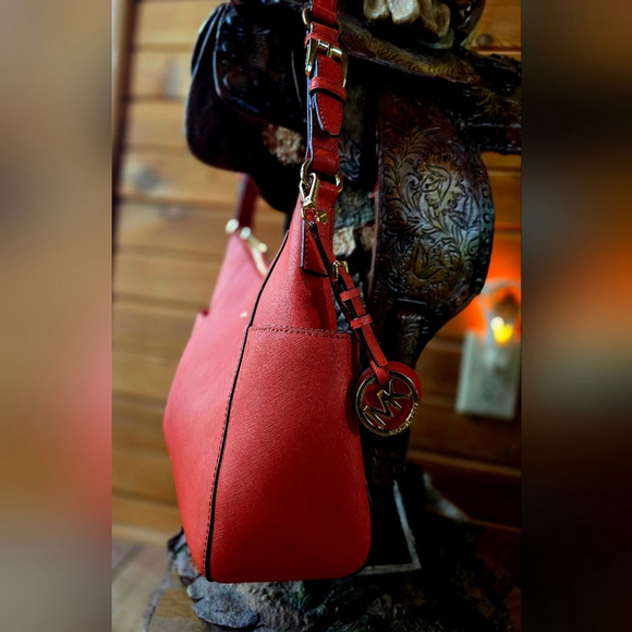 Michael Kors Leather Hobo Shoulder Bag Coral - Picture 8 of 16